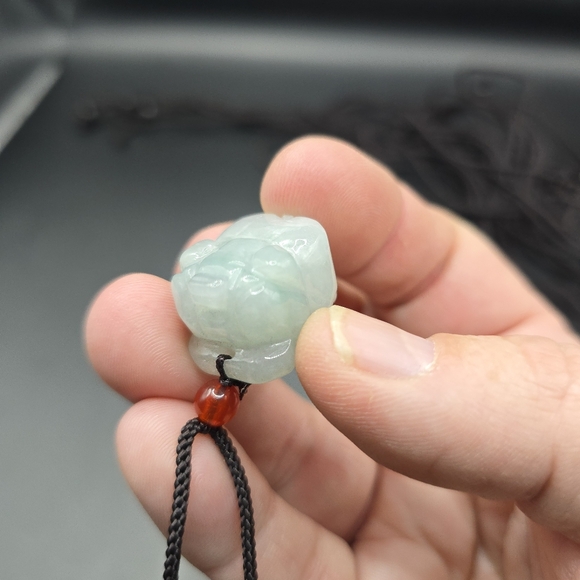 Jade Pig Pendant - Picture 3 of 4